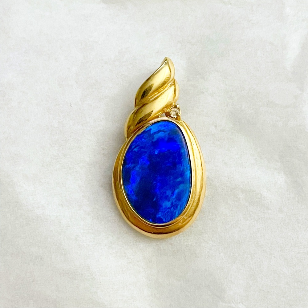 Vintage 14K Gold Lapis Lazuli Pendant